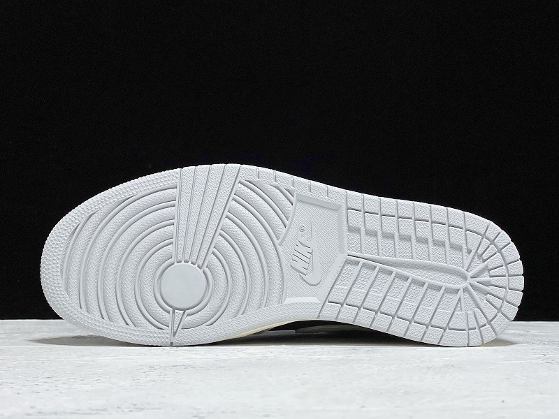 Air Jordan 1 Neutral Grey